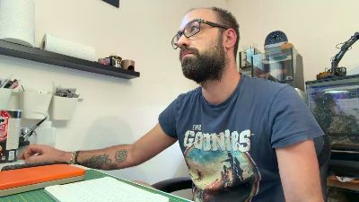 LoveBigTis webcam model stream image