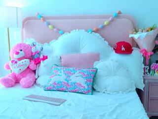 Maci Reynolds webcam model stream image