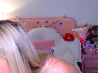 Maci Reynolds webcam model stream image