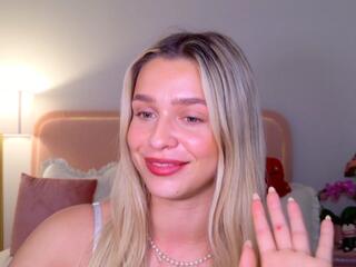 Maci Reynolds webcam model stream image