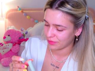 Maci Reynolds webcam model stream image