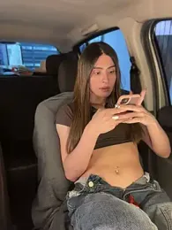 Lottus- webcam stripchat model stream image