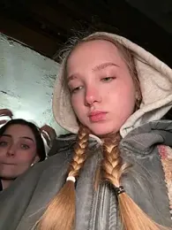 bambi_lu webcam stripchat model stream image