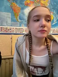 bambi_lu webcam stripchat model stream image