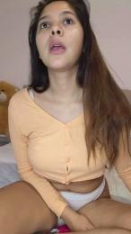 Apriilhot webcam model stream image