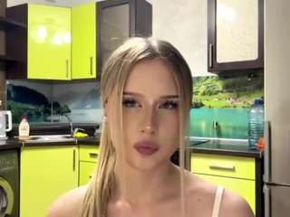 lioraroux webcam camsoda model stream image
