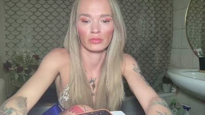 Vinique99 webcam model stream image