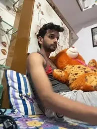 Cuteaadi webcam model stream image