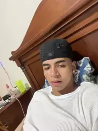 JoanG10 webcam model stream image