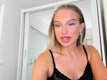 rosebella_ webcam model stream image