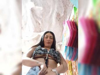 Bella-152 webcam model stream image
