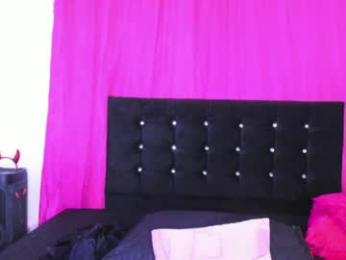 cutenaked_8 webcam model stream image