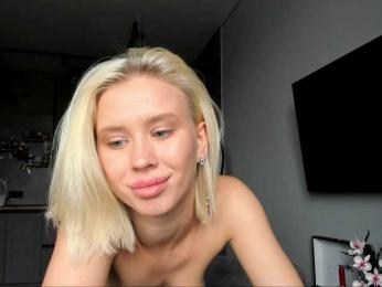 Sunlovv webcam model stream image