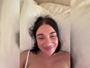 AlexaHotty1 webcam model stream image