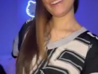 lillytillercam webcam model stream image