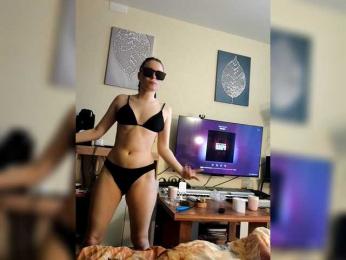 Lyoublue webcam model stream image
