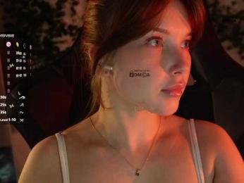 _Q_ webcam bongacams model stream image