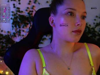 _Q_ webcam bongacams model stream image