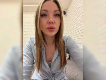 KitFox webcam bongacams model stream image