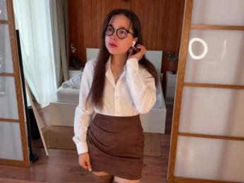 PlumyBun webcam bongacams model stream image