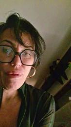 Penele webcam model stream image