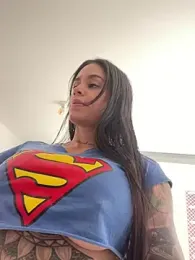 LaraHenao webcam model stream image
