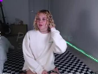petitebrat chaturbate stream image, 31.05.2025 17:20