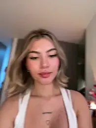 Your_Honeey stripchat stream image, 10.02.2025 00:00