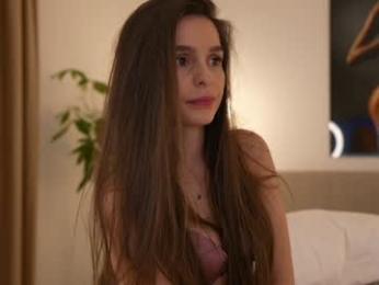 dovia chaturbate stream image, 27.07.2025 06:30