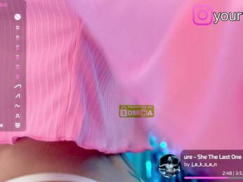 VikkiExtraCheese bongacams stream image, 04.08.2025 19:10