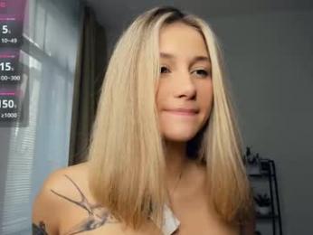 glossybabe_ chaturbate stream image, 26.08.2025 07:30