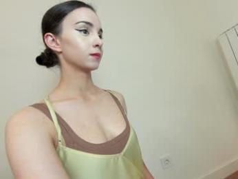ehotlovea chaturbate stream image, 26.08.2025 23:00