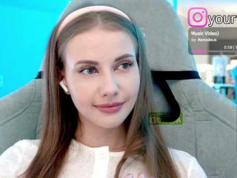 VikkiExtraCheese bongacams stream image, 03.10.2025 15:50
