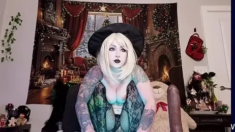 Ivey_Strigoi stripchat stream image