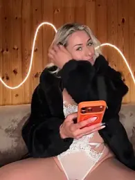 petrouchkaaa_ stripchat stream image