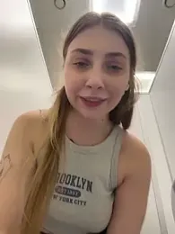 Sunny___Bunny stripchat stream image