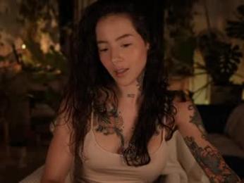 effylowell_ chaturbate stream image, 07.04.2026 00:40