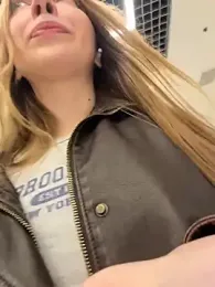 Sunny___Bunny stripchat stream image