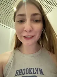 Sunny___Bunny stripchat stream image