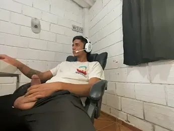Max_TheHorseDick stripchat stream image, 26.05.2026 01:40