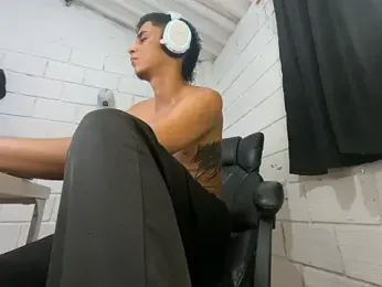 Max_TheHorseDick stripchat stream image, 26.05.2026 01:40