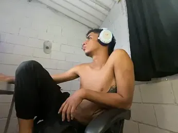 Max_TheHorseDick stripchat stream image, 26.05.2026 01:40