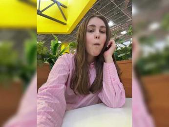 sweetAdel bongacams stream image, 27.03.2025 06:30