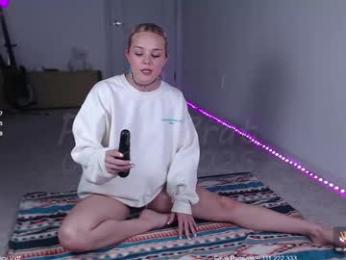 petitebrat chaturbate stream image, 30.04.2025 16:20